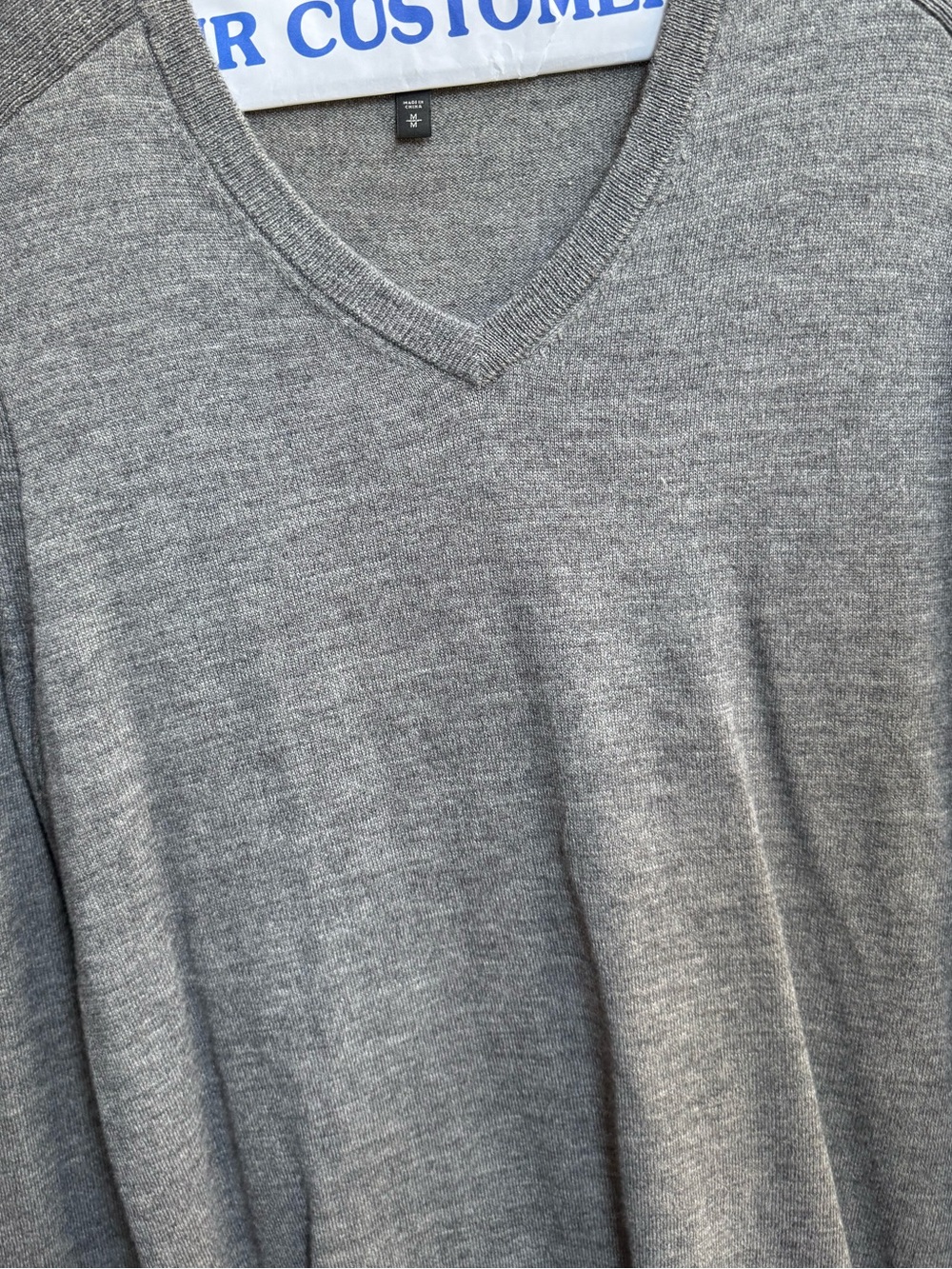 Express Men's Light Gray V-Neck Sweater